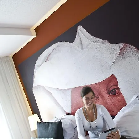 Hotel Tryp By Wyndham 3*