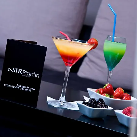 Hotel Tryp By Wyndham 3*